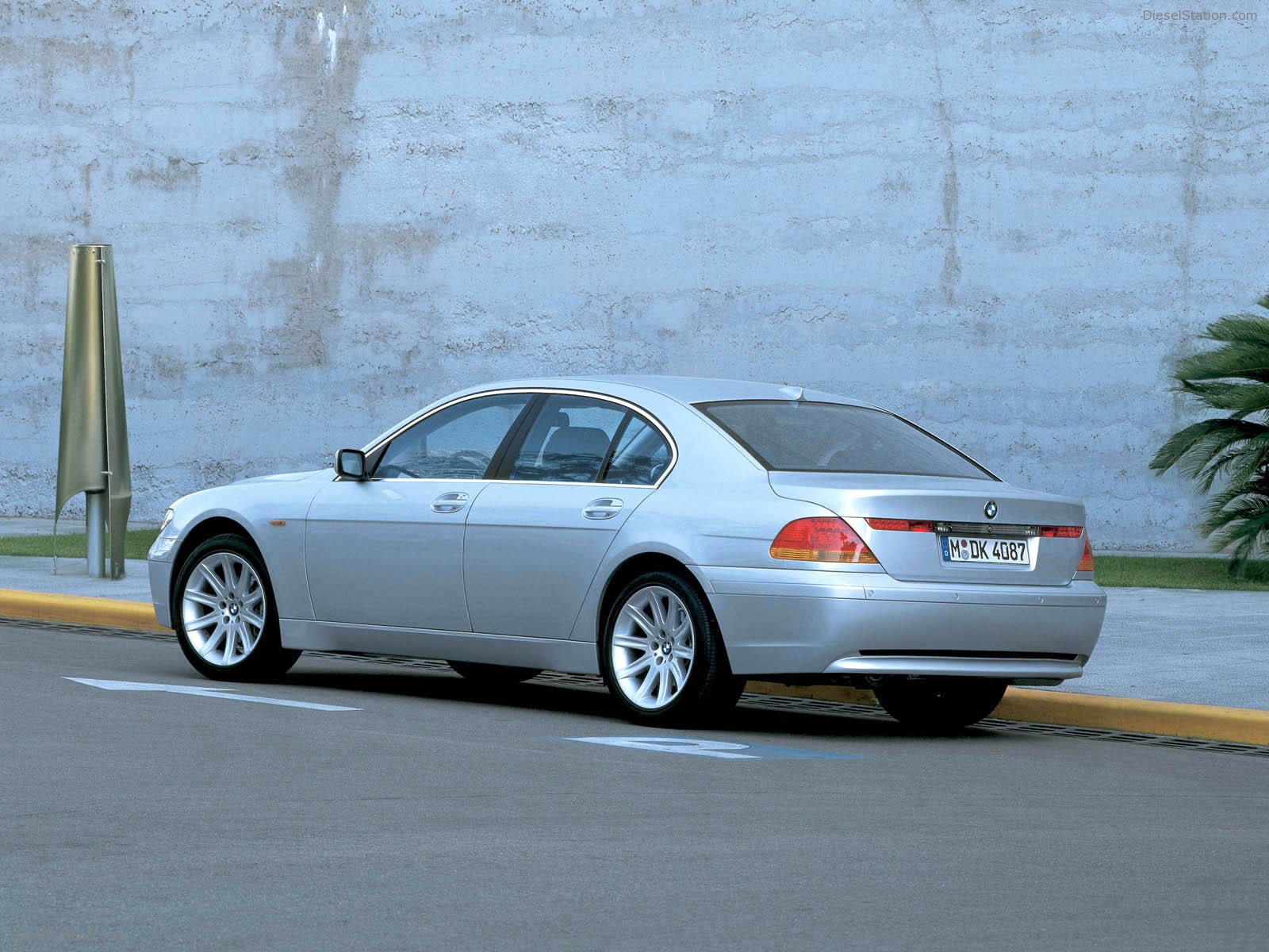 BMW 7 Series (2002)
